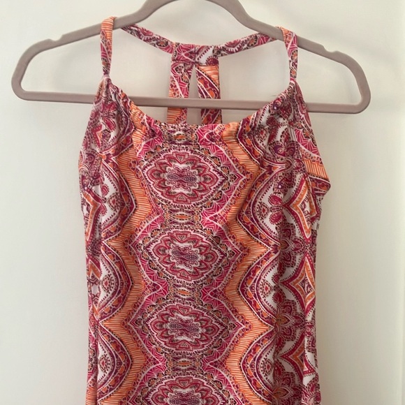 Breathe yoga wear Pink and White summer / Sundress with built-in bra - Picture 2 of 16